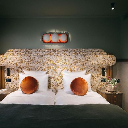 1.75 Paris La Treve Hotel Екстериор снимка