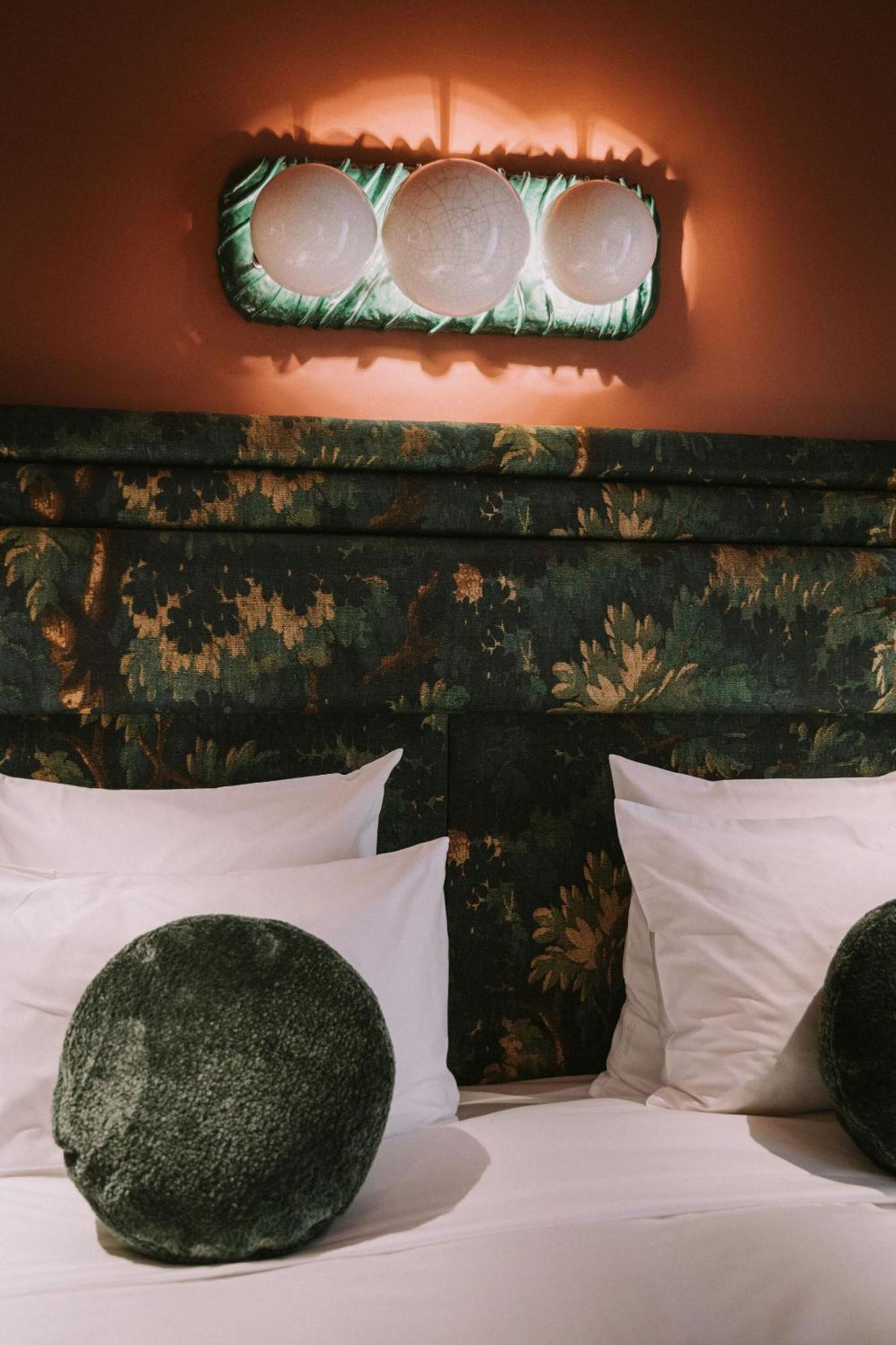 1.75 Paris La Treve Hotel Екстериор снимка