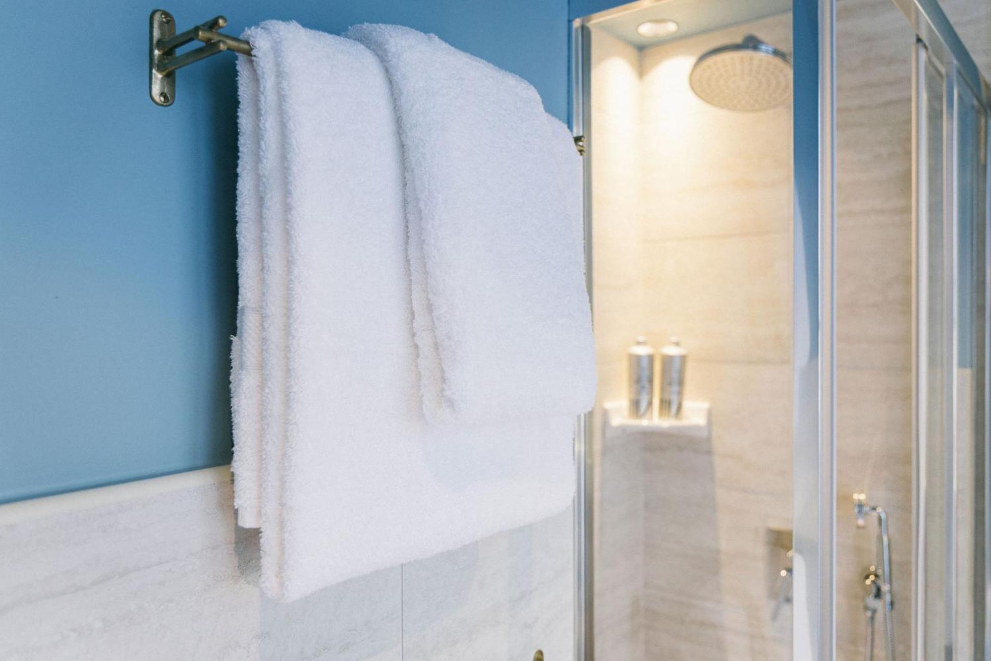1.75 Paris La Treve Hotel Екстериор снимка