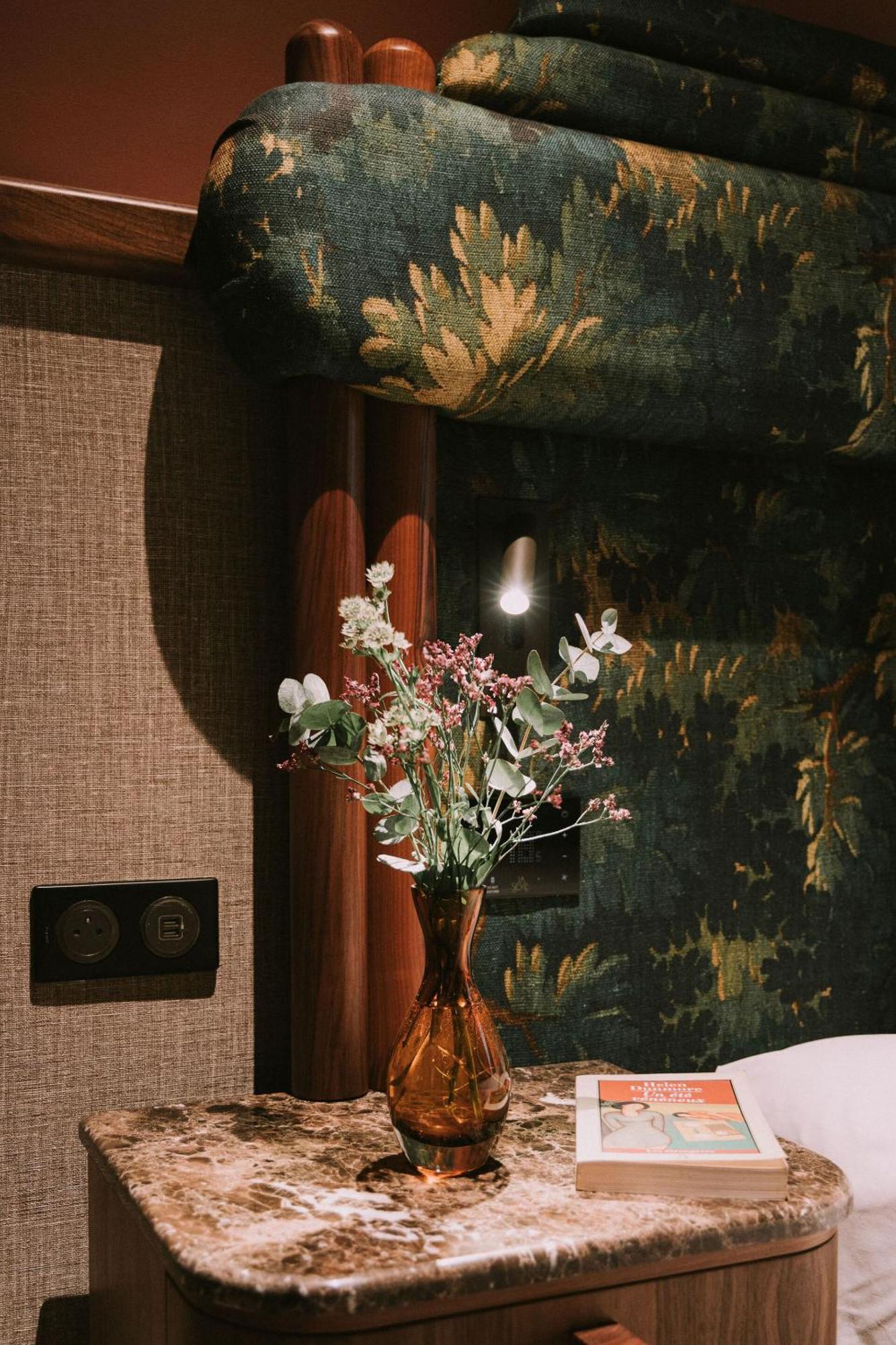 1.75 Paris La Treve Hotel Екстериор снимка