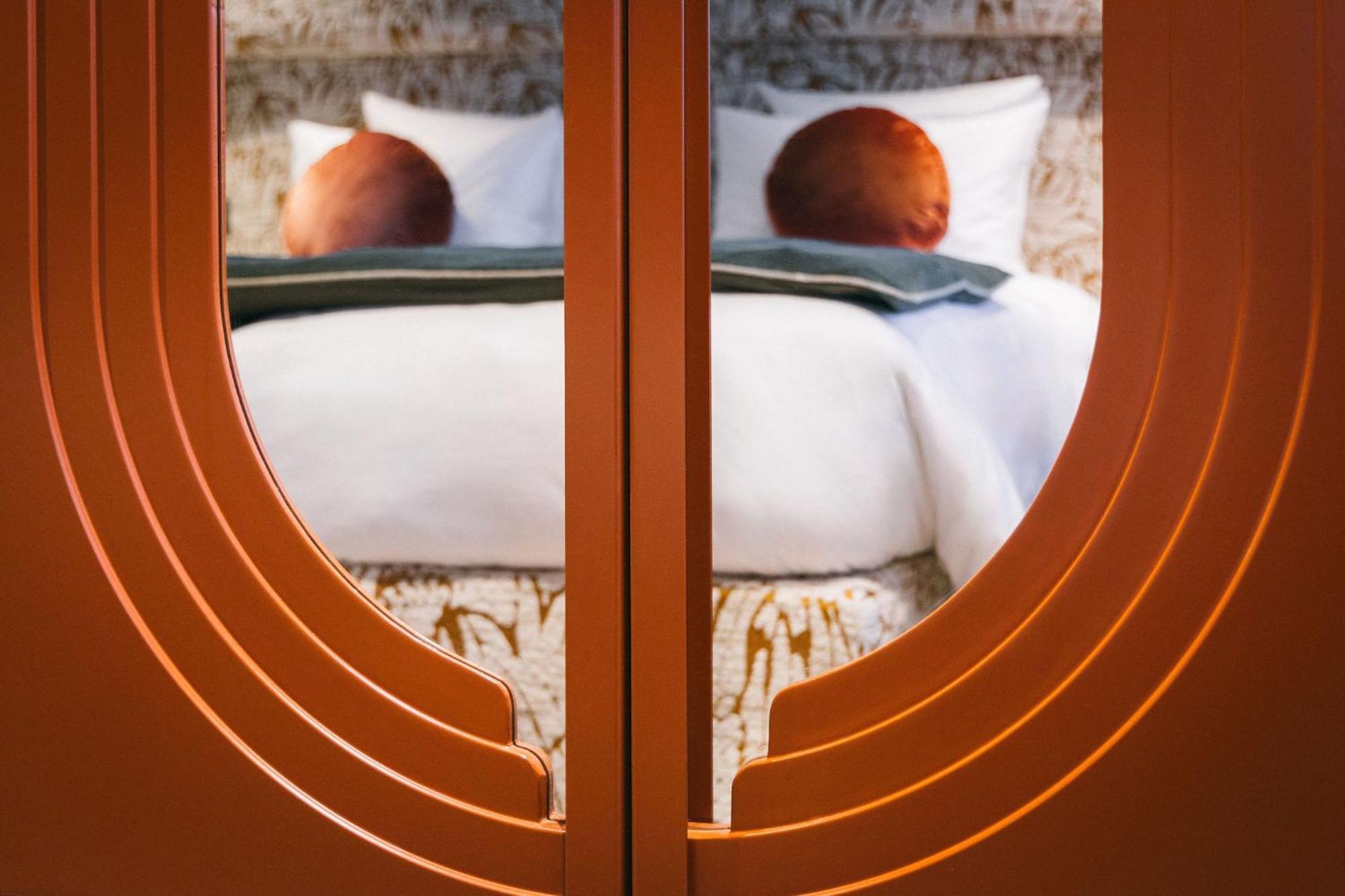 1.75 Paris La Treve Hotel Екстериор снимка