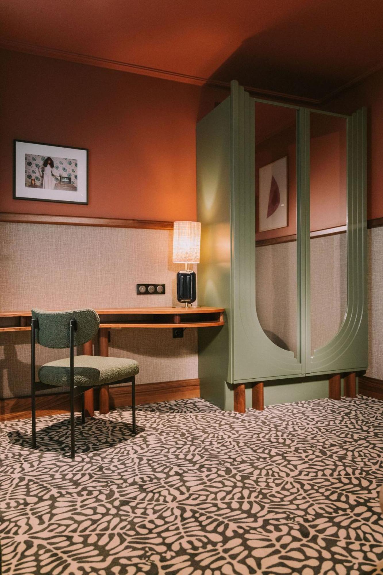 1.75 Paris La Treve Hotel Екстериор снимка