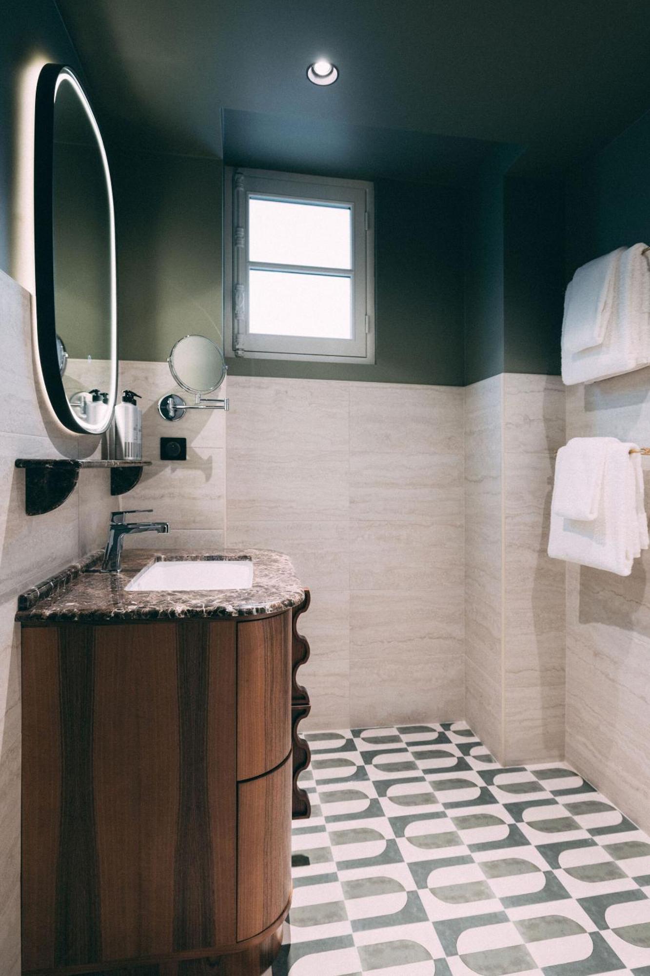 1.75 Paris La Treve Hotel Екстериор снимка