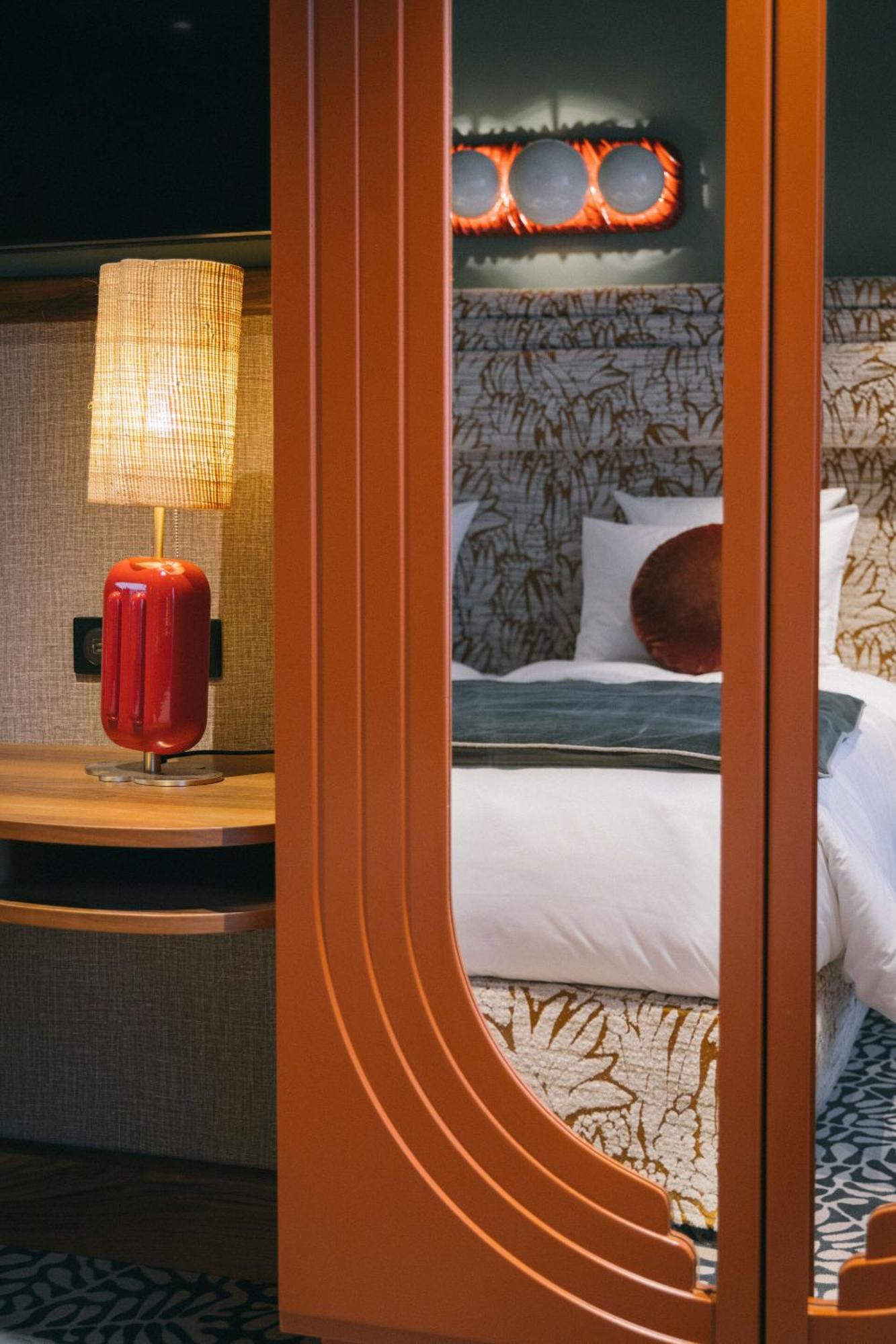 1.75 Paris La Treve Hotel Екстериор снимка