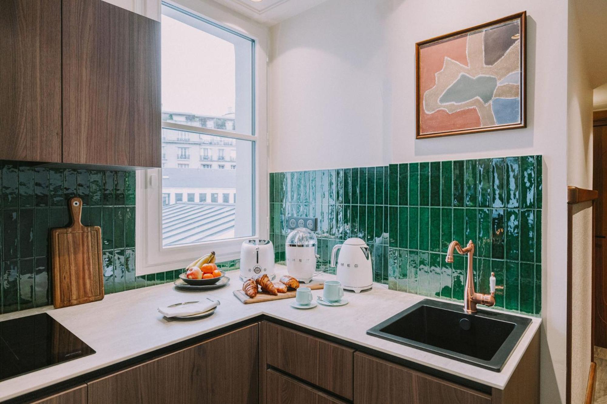 1.75 Paris La Treve Hotel Екстериор снимка