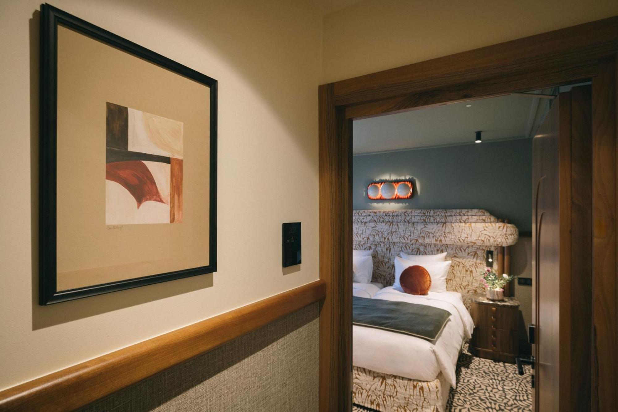 1.75 Paris La Treve Hotel Екстериор снимка