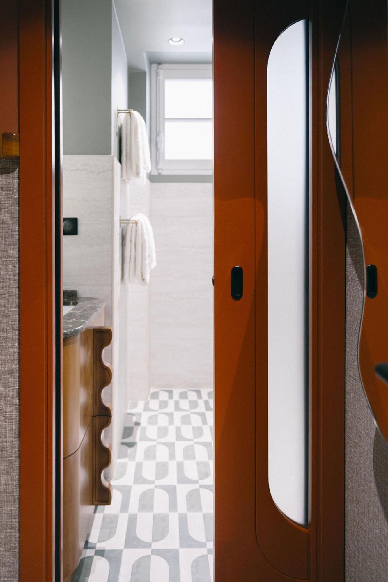 1.75 Paris La Treve Hotel Екстериор снимка