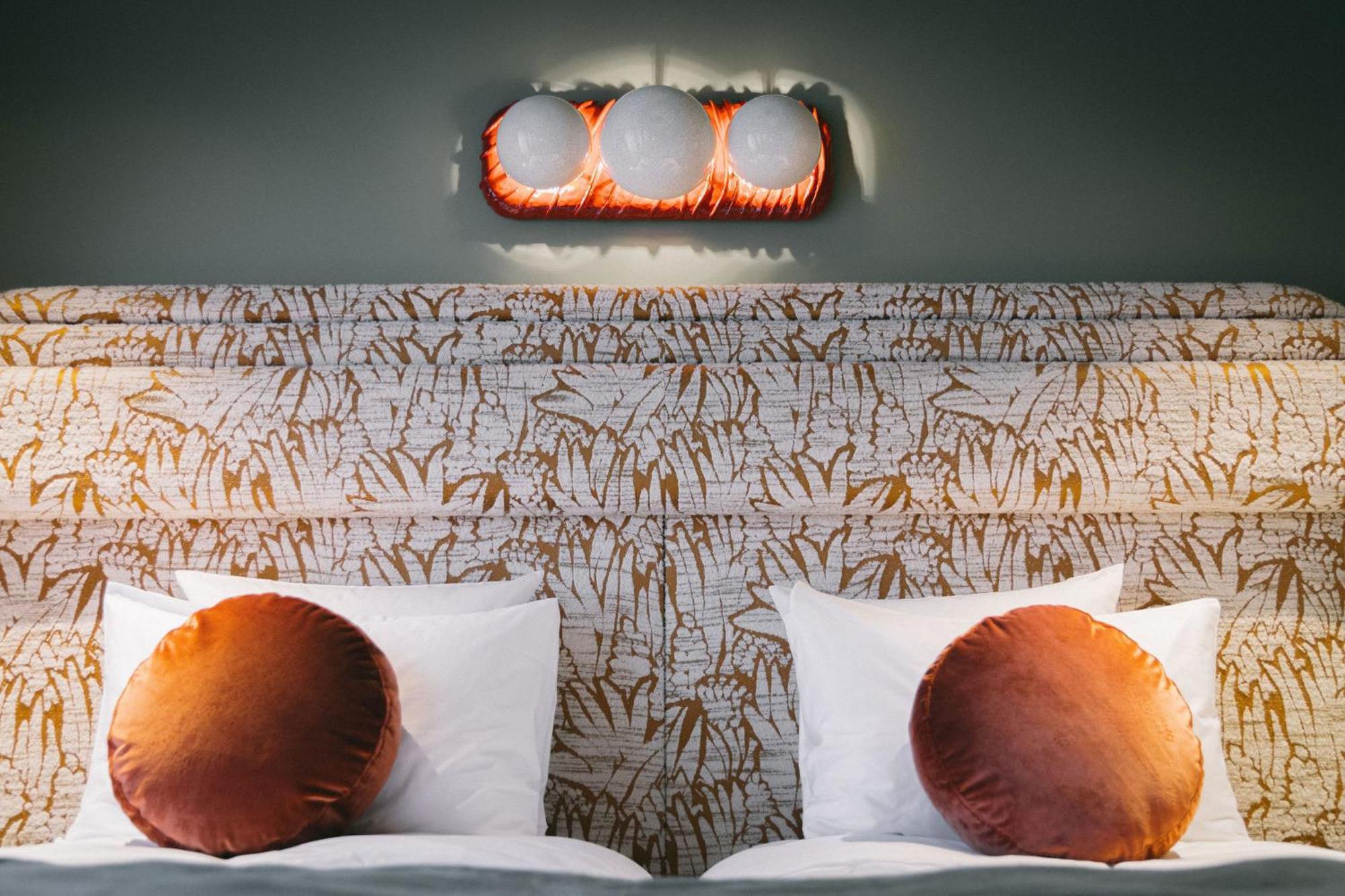 1.75 Paris La Treve Hotel Екстериор снимка