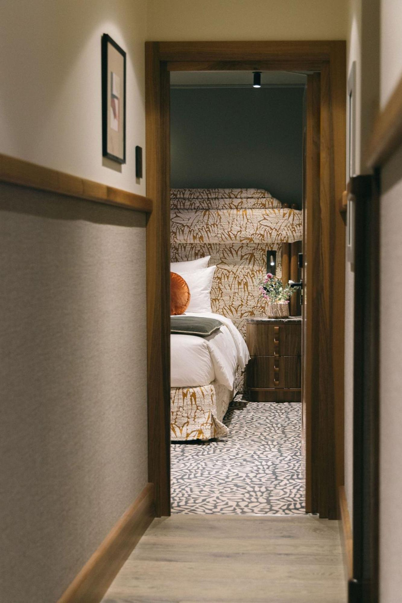 1.75 Paris La Treve Hotel Екстериор снимка