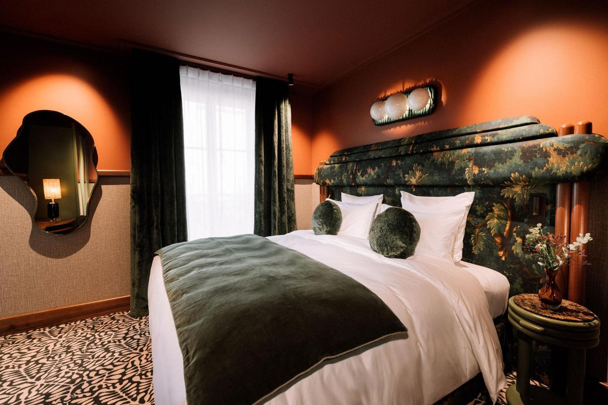 1.75 Paris La Treve Hotel Екстериор снимка